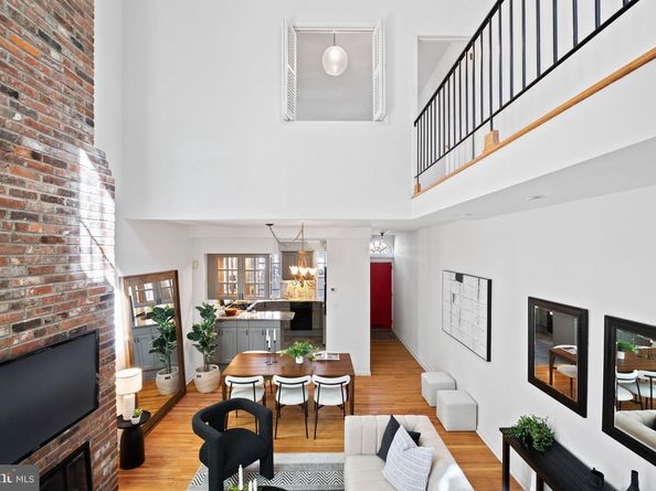 1214 Pine Street, Philadelphia PA 19107
