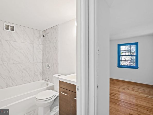 1214 Pine Street, Philadelphia PA 19107