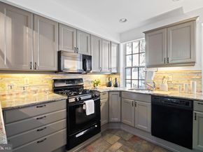 1214 Pine Street, Philadelphia PA 19107