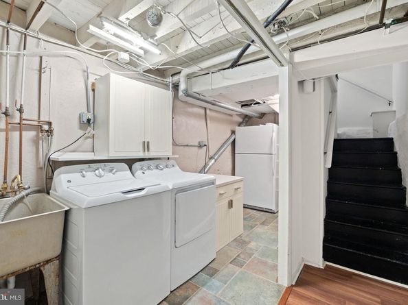 1214 Pine Street, Philadelphia PA 19107