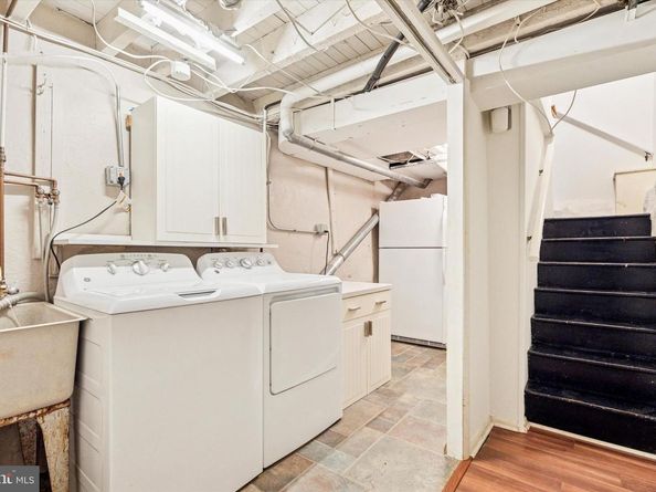 1214 Pine Street, Philadelphia PA 19107