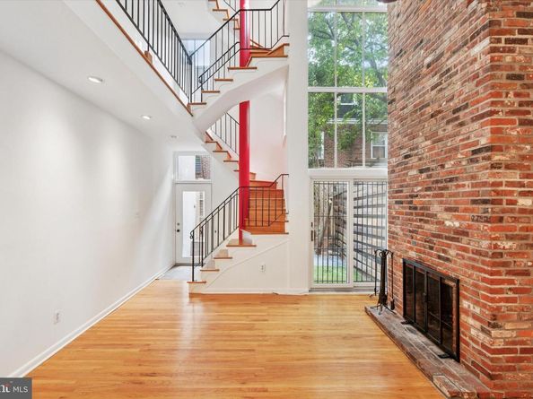 1214 Pine Street, Philadelphia PA 19107