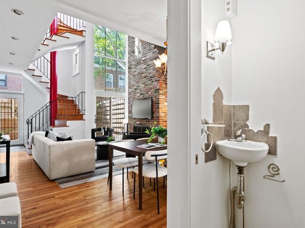 1214 Pine Street, Philadelphia PA 19107