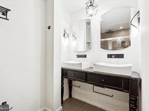 1214 Pine Street, Philadelphia PA 19107