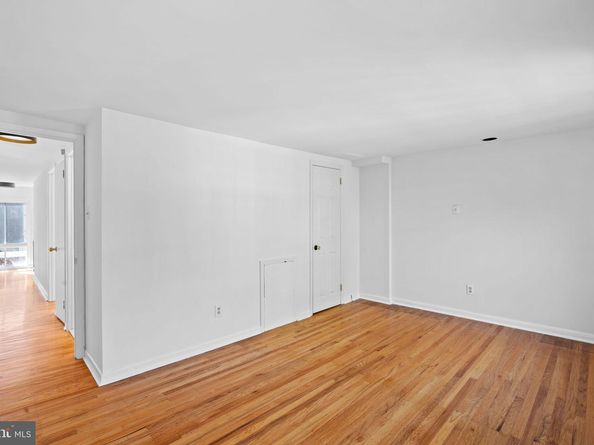 1214 Pine Street, Philadelphia PA 19107