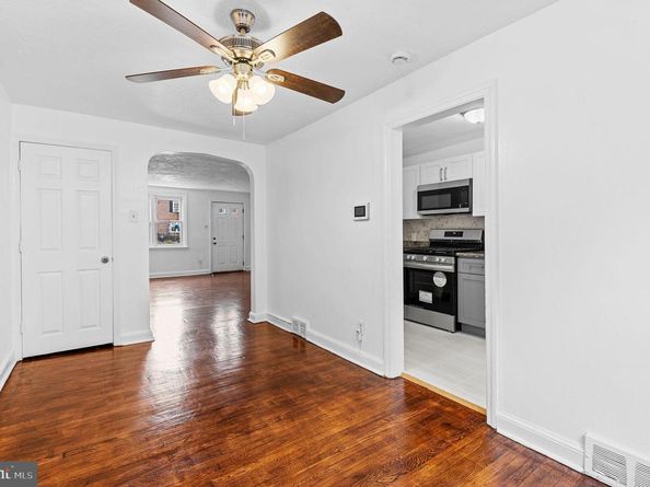 230 W Washington Avenue, Clifton Heights PA 19018