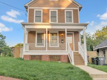1337 Maple View Place SE