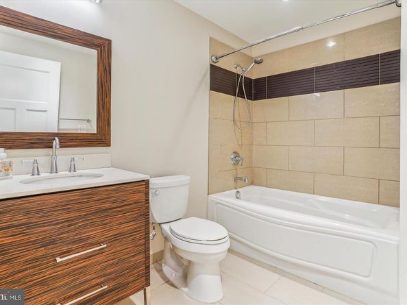 1610 N Queen Street 211, Arlington VA 22209
