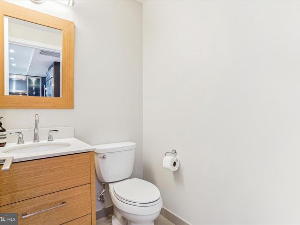 1610 N Queen Street 211, Arlington VA 22209