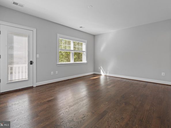 7606 Leonard Drive, Falls Church VA 22043