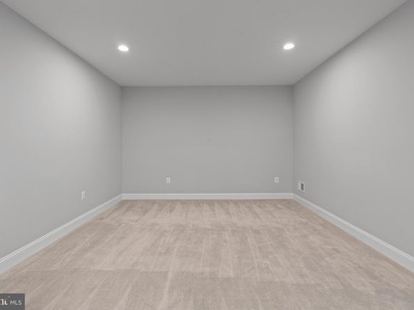 7606 Leonard Drive, Falls Church VA 22043