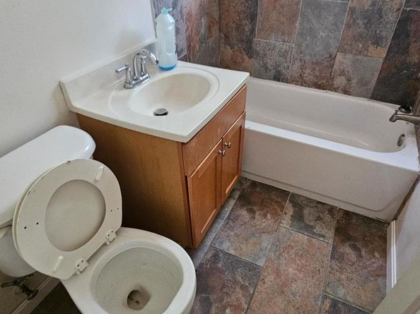 2844 Hartford Street SE 301, Washington DC 20020