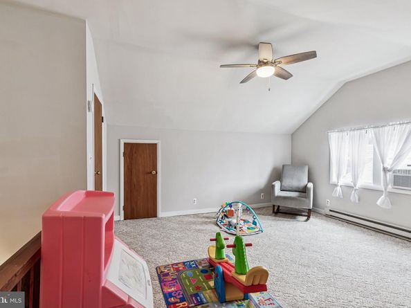 92 W Plumstead Avenue, Lansdowne PA 19050