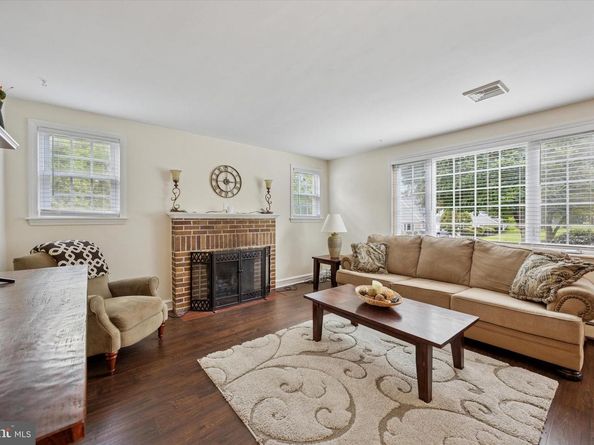 1581 Heather Road, Huntingdon Valley PA 19006