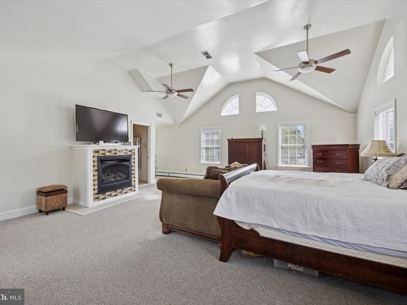 1581 Heather Road, Huntingdon Valley PA 19006