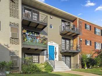 5913 Mayflower Court