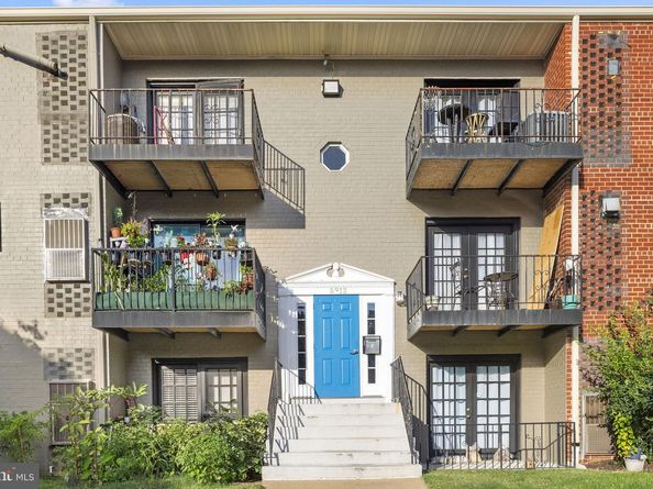5913 Mayflower Court 101, Alexandria VA 22312