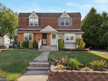 102 Earl Lane