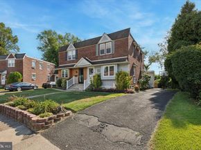 102 Earl Lane, Hatboro PA 19040