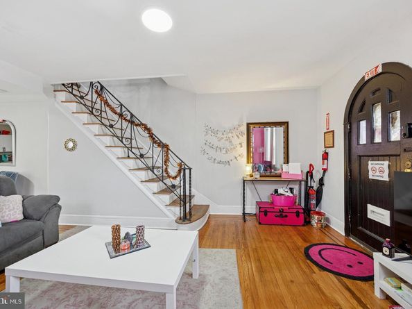 142 Springton Road, Upper Darby PA 19082