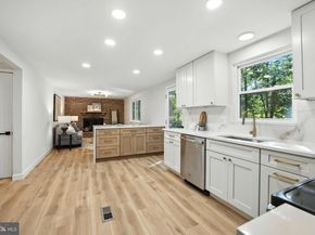 12817 Framingham Court, Herndon VA 20171