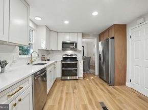 12817 Framingham Court, Herndon VA 20171