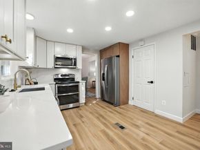 12817 Framingham Court, Herndon VA 20171