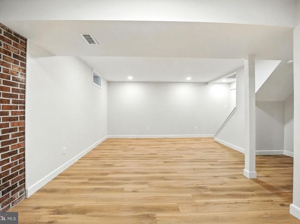 12817 Framingham Court, Herndon VA 20171