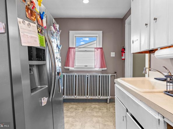 35 N Sylvania Avenue, Jenkintown PA 19046