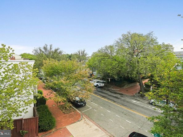 1020 Pennsylvania Avenue SE 404, Washington DC 20003