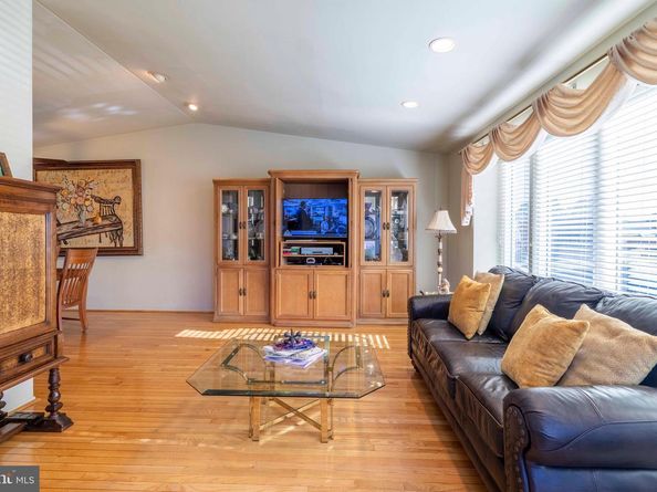 8824 Fairfield Street, Philadelphia PA 19152