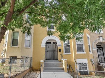 302 V Street NE
