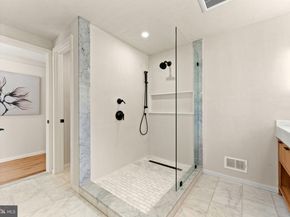 21 Overbeck Alley NE, Washington DC 20002