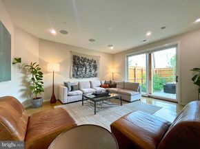 21 Overbeck Alley NE, Washington DC 20002