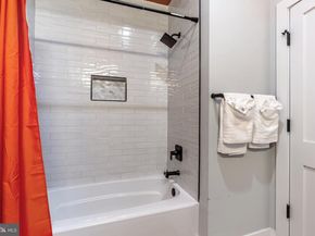 1426 Crittenden NW 1, Washington DC 20011