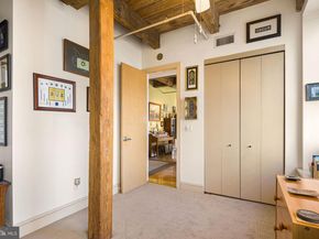 214 New Street C, Philadelphia PA 19106