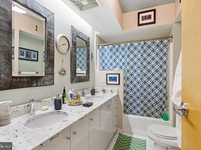 214 New Street C, Philadelphia PA 19106