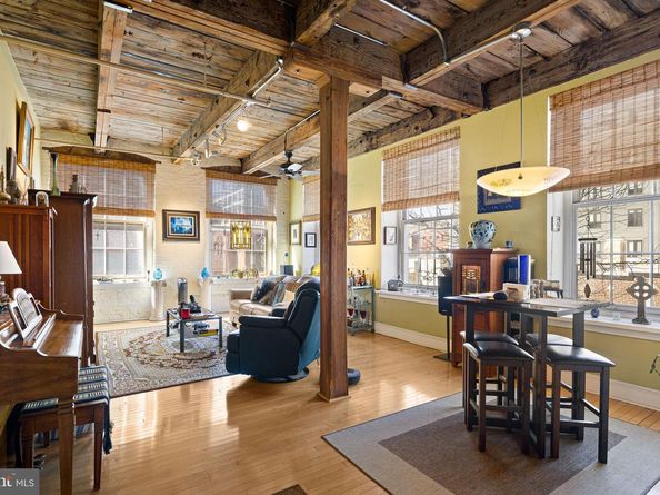 214 New Street C, Philadelphia PA 19106