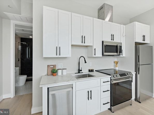 2213 M Street NE 7, Washington DC 20002