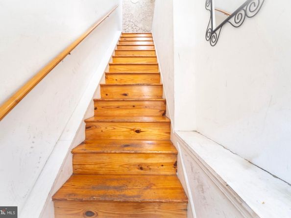 824 S 12TH Street 2, Philadelphia PA 19147