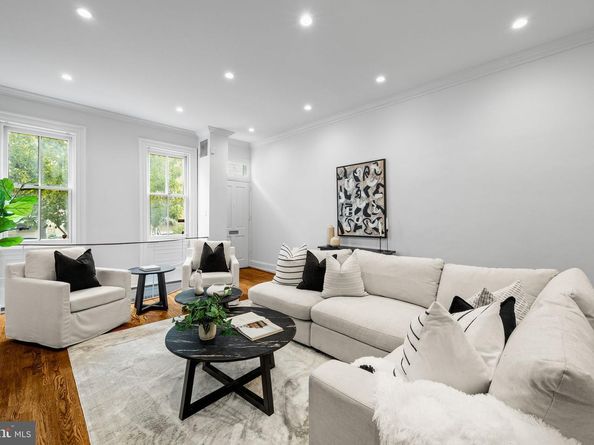 2222 Locust Street, Philadelphia PA 19103