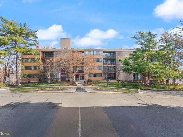 8 S Van Dorn Street 201, Alexandria VA 22304