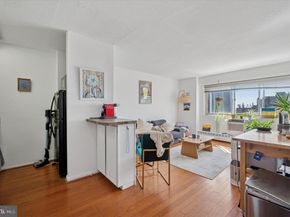 2101 Chestnut Street 1612, Philadelphia PA 19103