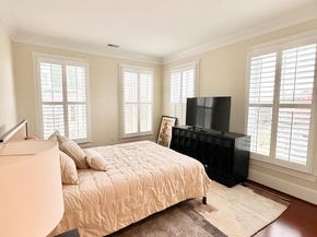 910 Powhatan Street 304S, Alexandria VA 22314