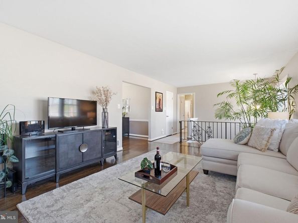 2820 Elsmore Street, Fairfax VA 22031