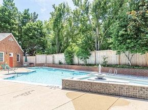 1632 W Abingdon Drive 302, Alexandria VA 22314