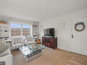 1632 W Abingdon Drive 302, Alexandria VA 22314
