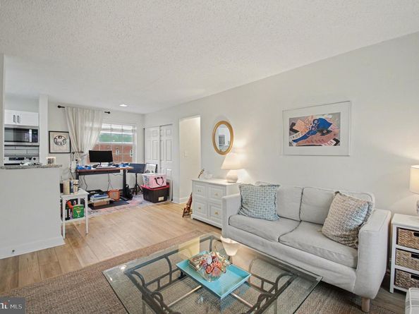 1632 W Abingdon Drive 302, Alexandria VA 22314