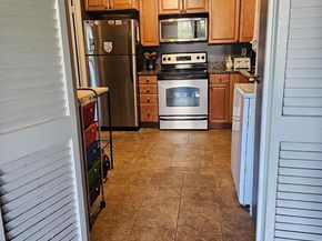 250 S Reynolds Street 206, Alexandria VA 22304