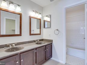 10155 Oakwood Chase Court, Oakton VA 22124